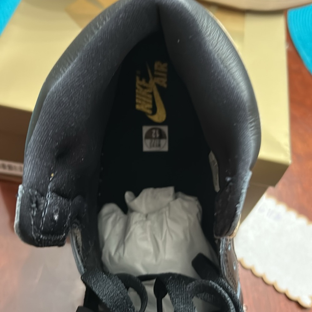 Nike Air Jordon 1 Retro Black and Gold High-Top Sneakers - Picture 2 of 4